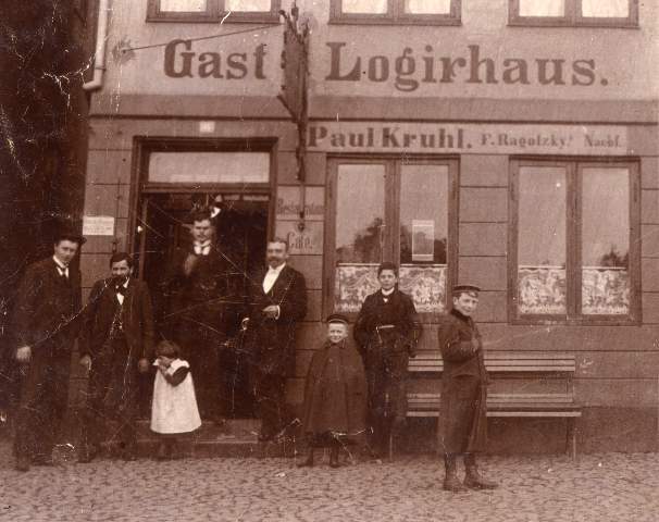 Bild: bma22_b_paul_kruhl_kneipe_ausschnitt.jpg